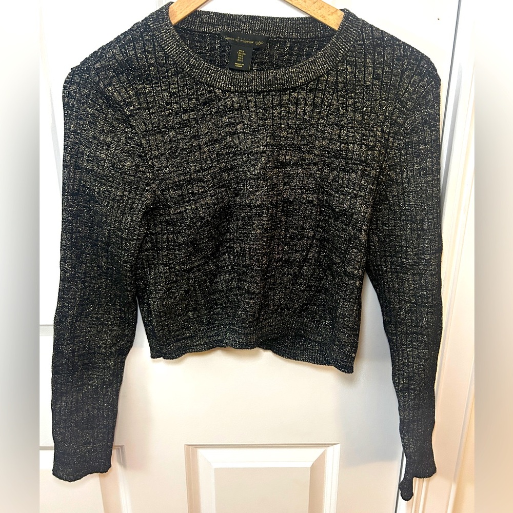 HOUSE OF HARLOW 1960 Cropped Metallic Shimmer Black and Gold Sweater. Size Large